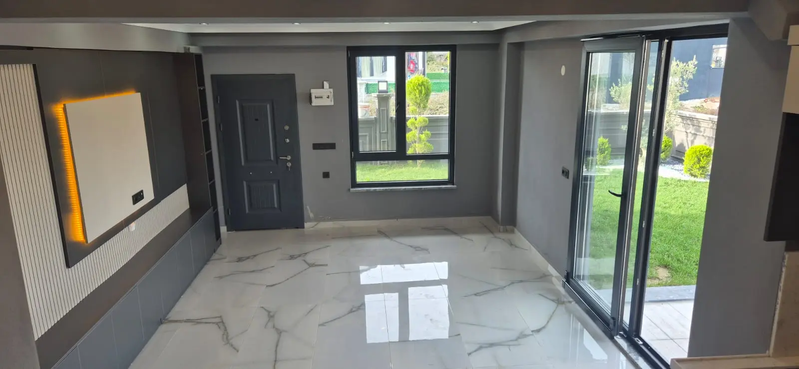 Denize 100m Mesafede, 4+1 Lüks Villa – Ana Yola Cephe