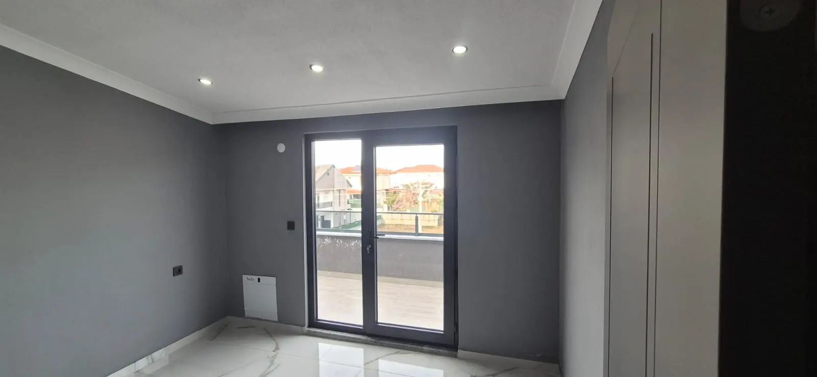 Denize 100m Mesafede, 4+1 Lüks Villa – Ana Yola Cephe
