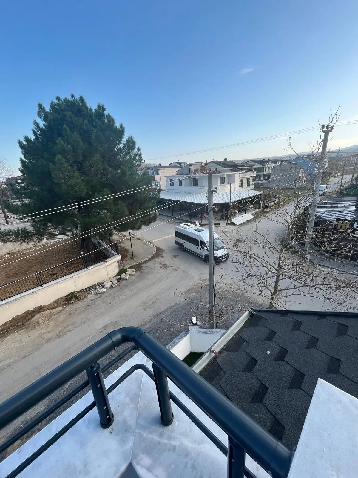 Okul ve Markete Komşu, Denize Yakın, Peyzajlı Köşe Parsel 3+1 Villa
