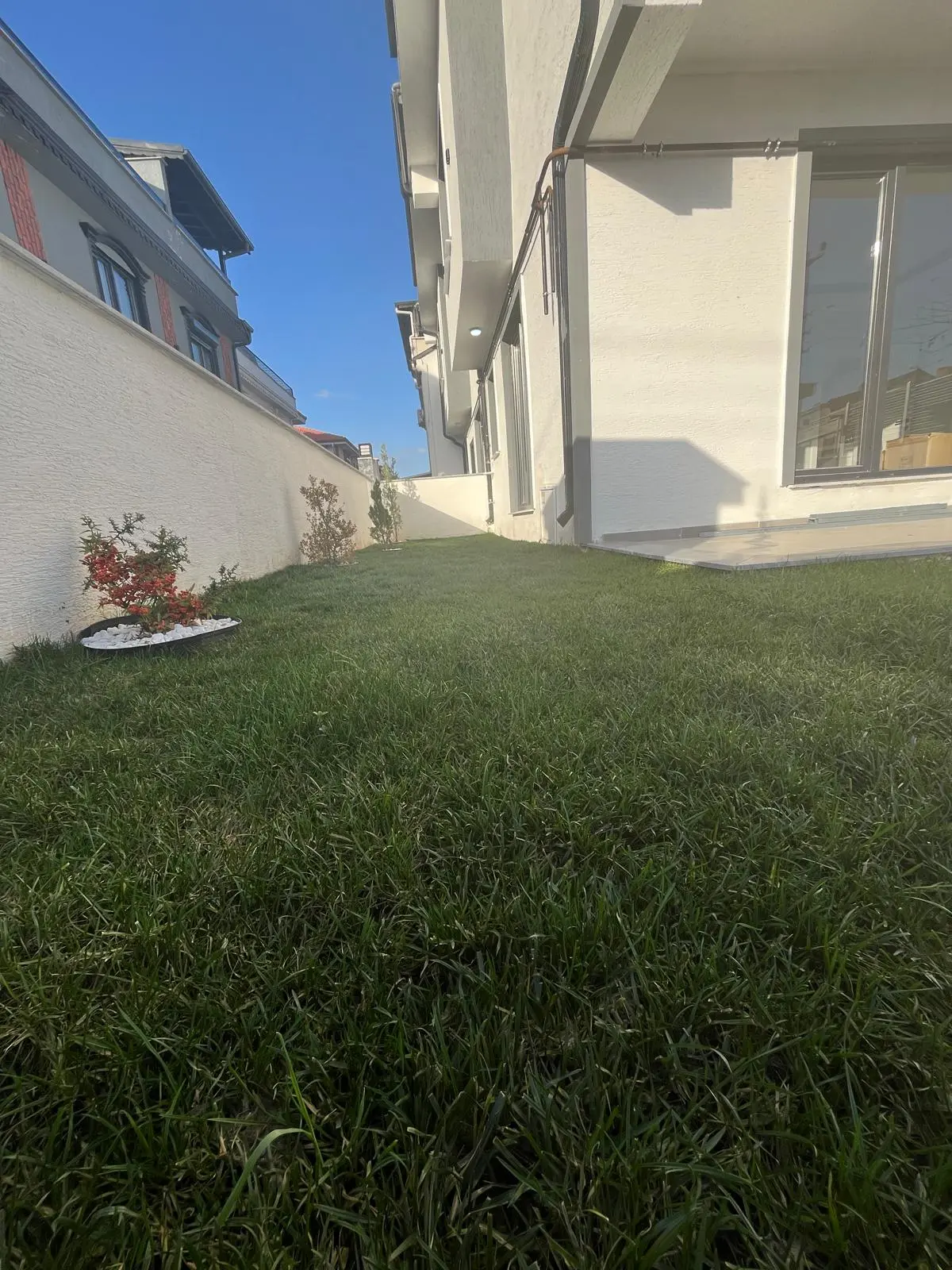 Ana Cadde Üzeri, Köşe Parsel, Okul ve Market Yanı 3+1 Lüks Villa