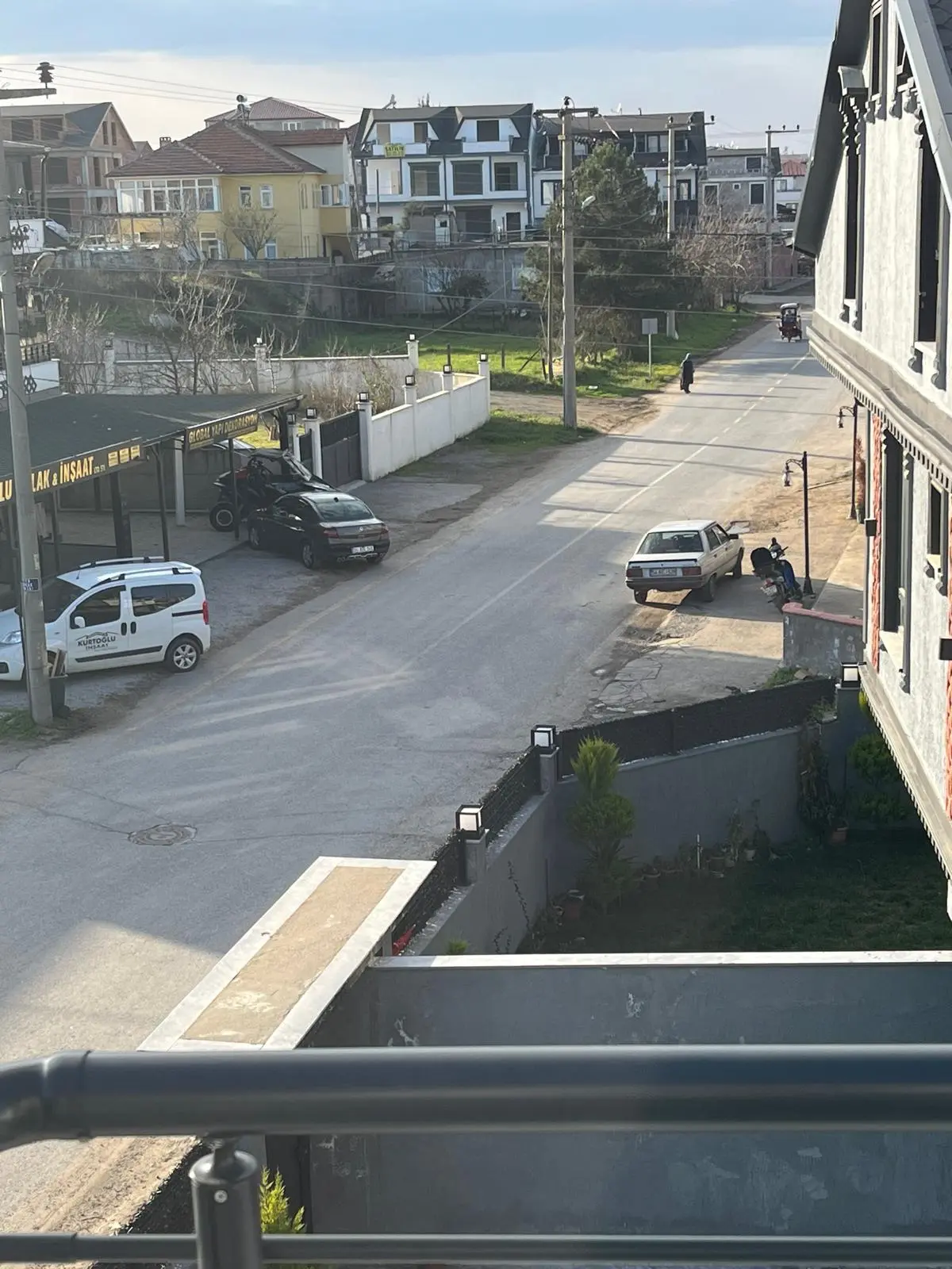 Ana Cadde Üzeri, Köşe Parsel, Okul ve Market Yanı 3+1 Lüks Villa